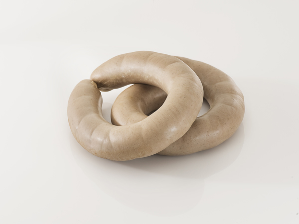 2 Innmatpølser, på hvit bakgrunn